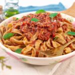 Como fazer Macarrão Caseiro com Molho Bolonhesa